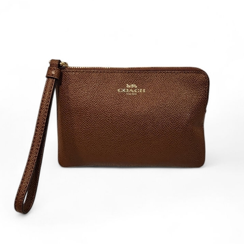 Nwot! Coach Wristlett Zip Wallet